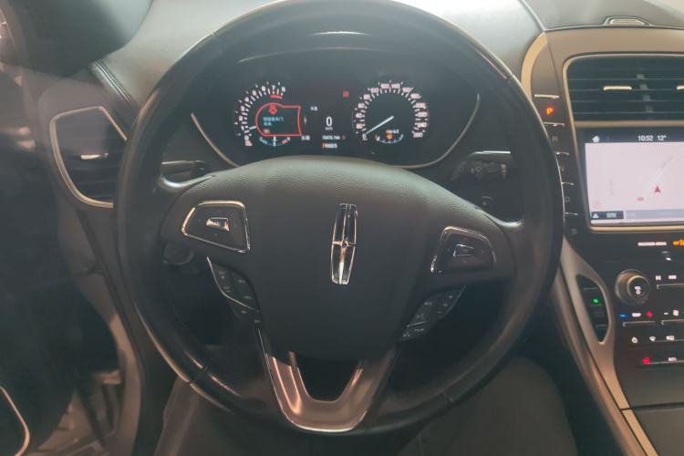 Used Lincoln MKX 2018 2.0T Two-Wheel Drive Deluxe Edition Steering Wheel