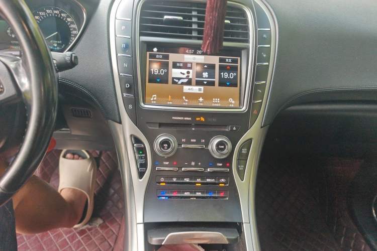 Used Lincoln MKX 2018 2.0T Four-Wheel Drive Zunya Edition Audio And AC Panel