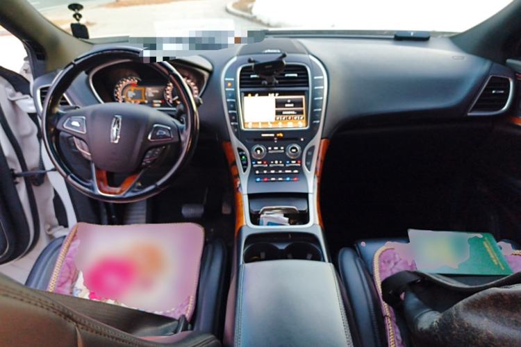 Used Lincoln MKX 2018 2.0T Four-Wheel Drive Zunya Edition Center Console