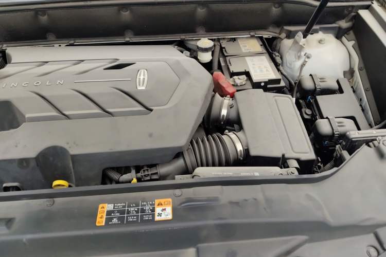 Used Lincoln MKX 2018 2.7T Four-Wheel Drive Prestige Edition Engine Bay Left