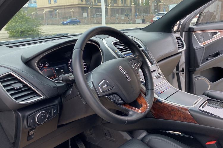 Used Lincoln MKX 2018 2.7T Four-Wheel Drive Prestige Edition Interior 10