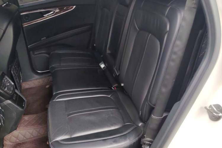 Used Lincoln MKX 2018 2.7T Four-Wheel Drive Prestige Edition Left Rear Seat