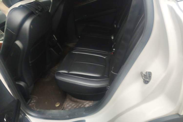 Used Lincoln MKX 2018 2.7T Four-Wheel Drive Prestige Edition Left Rear Seat