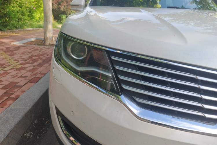Used Lincoln MKX 2018 2.0T Four-Wheel Drive Zunya Edition Right Front Headlight