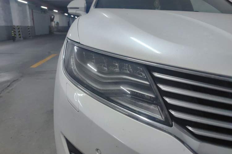 Used Lincoln MKX 2018 2.7T Four-Wheel Drive Prestige Edition Right Front Headlight