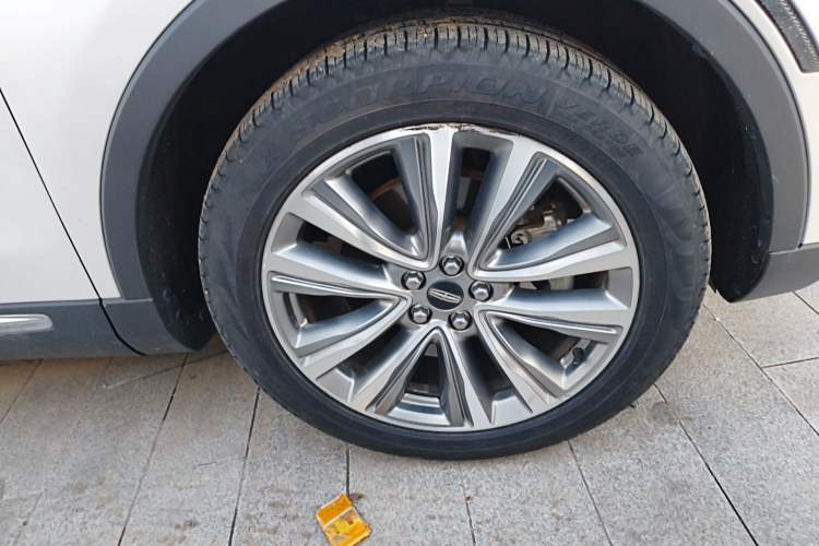 Used Lincoln MKX 2018 2.0T Four-Wheel Drive Zunya Edition Right Front Wheel Hub