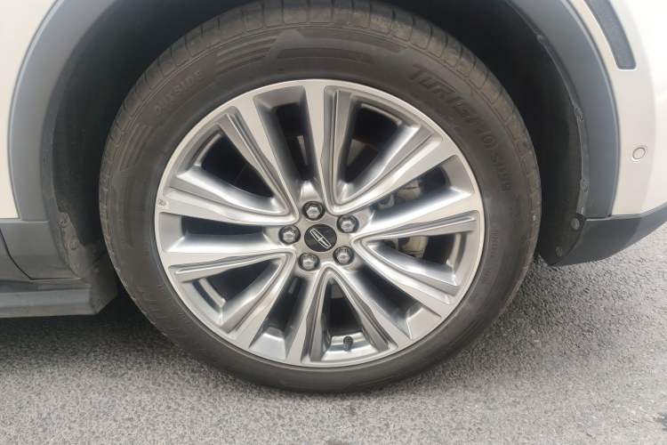 Used Lincoln MKX 2018 2.7T Four-Wheel Drive Prestige Edition Right Front Wheel Hub