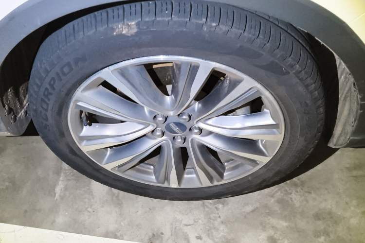 Used Lincoln MKX 2018 2.7T Four-Wheel Drive Prestige Edition Right Front Wheel Hub
