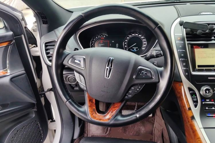 Used Lincoln MKX 2018 2.7T Four-Wheel Drive Prestige Edition Steering Wheel
