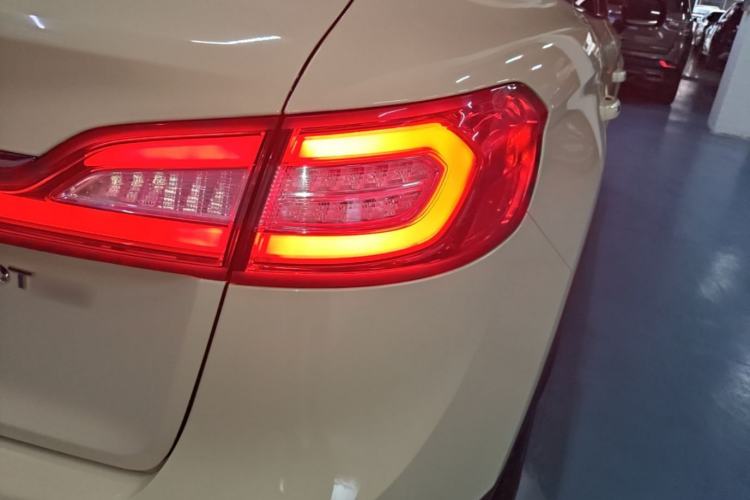 Used Lincoln MKX 2018 2.0T Four-Wheel Drive Zunya Edition Right Rear Taillight
