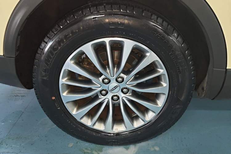 Used Lincoln MKX 2018 2.0T Four-Wheel Drive Zunya Edition Right Rear Wheel Hub