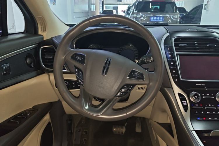 Used Lincoln MKX 2018 2.0T Four-Wheel Drive Zunya Edition Steering Wheel
