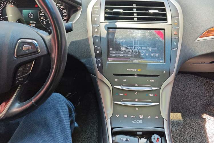 Used Lincoln MKZ 2014 2.0T Luxury Edition Audio And AC Panel