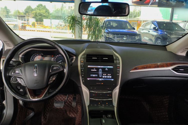 Used Lincoln MKZ 2014 2.0T Luxury Edition Center Console