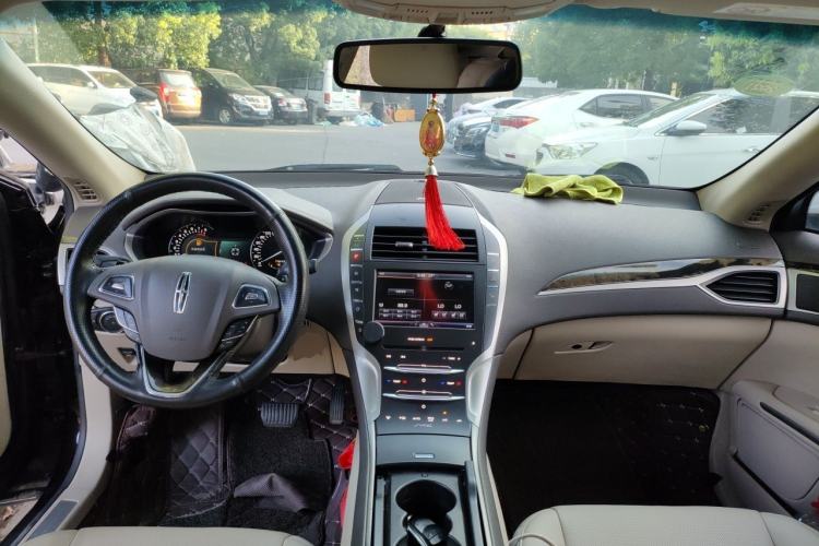 Used Lincoln MKZ 2014 2.0T Luxury Edition Center Console