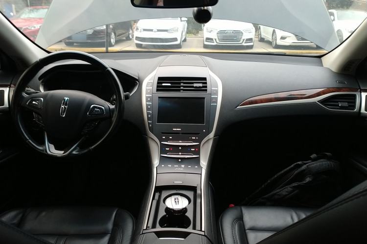 Used Lincoln MKZ 2014 2.0T Luxury Edition Center Console
