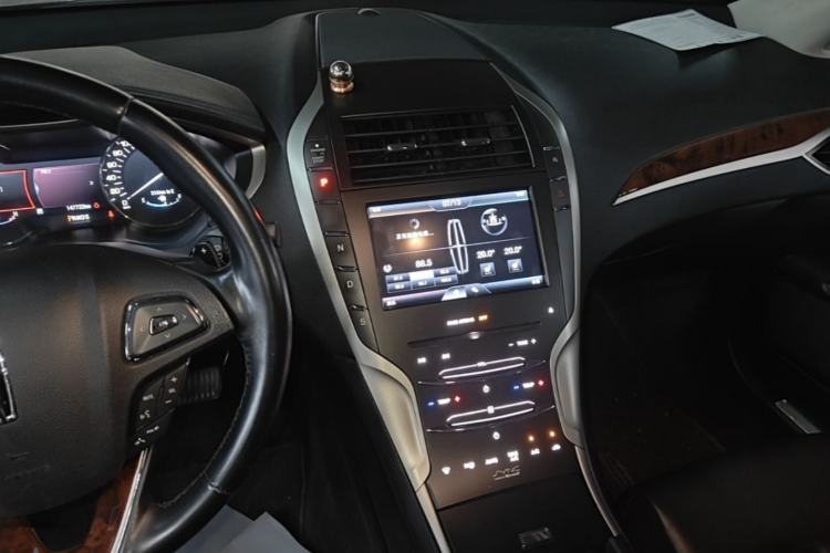 Used Lincoln MKZ 2014 2.0T Luxury Edition Center Console