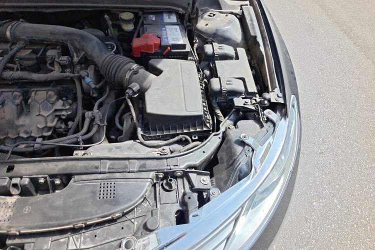 Used Lincoln MKZ 2014 2.0T Luxury Edition Engine Bay Left
