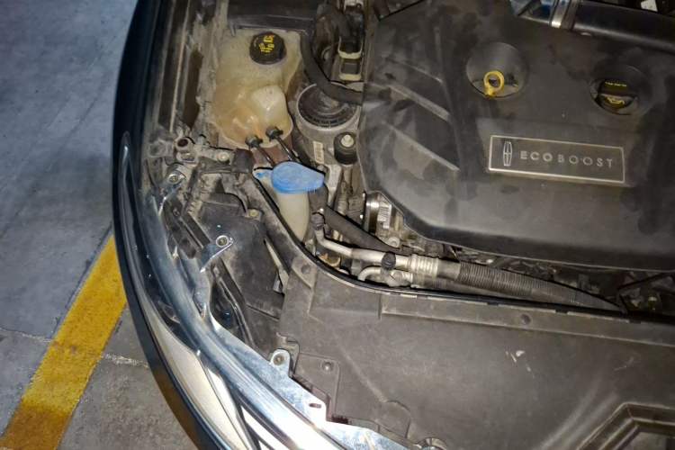 Used Lincoln MKZ 2014 2.0T Prestige Edition Engine Bay Right