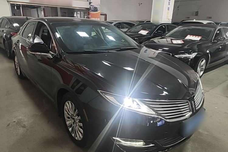 Used Lincoln MKZ 2014 2.0T Luxury Edition Front Right 45 Deg