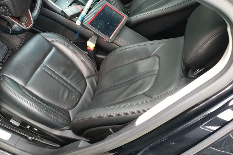 Used Lincoln MKZ 2014 2.0T Luxury Edition Left Front Seat