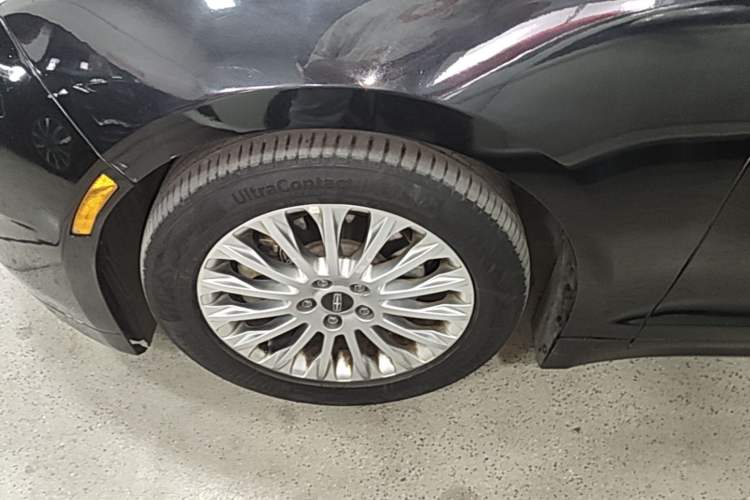Used Lincoln MKZ 2014 2.0T Luxury Edition Left Front Wheel Hub