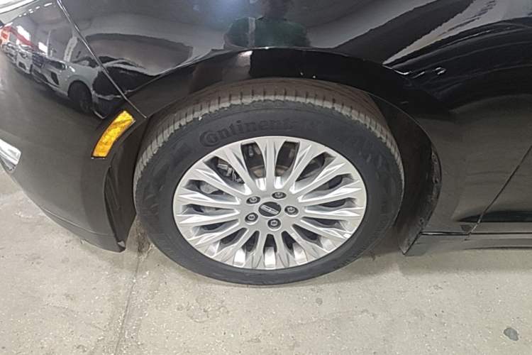 Used Lincoln MKZ 2014 2.0T Luxury Edition Left Front Wheel Hub