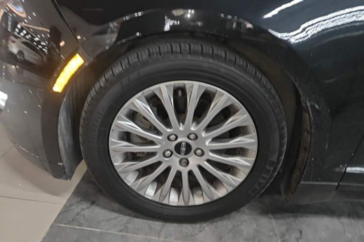 Used Lincoln MKZ 2014 2.0T Luxury Edition Left Front Wheel Hub