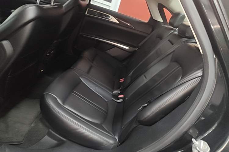 Used Lincoln MKZ 2014 2.0T Luxury Edition Left Rear Seat