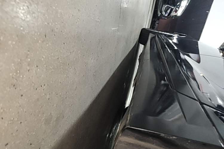 Used Lincoln MKZ 2014 2.0T Luxury Edition Left Side Sill