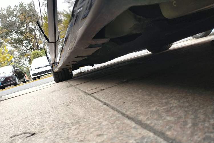 Used Lincoln MKZ 2014 2.0T Luxury Edition Left Side Sill