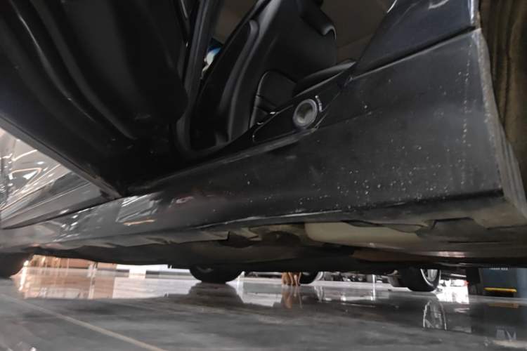Used Lincoln MKZ 2014 2.0T Luxury Edition Left Side Sill