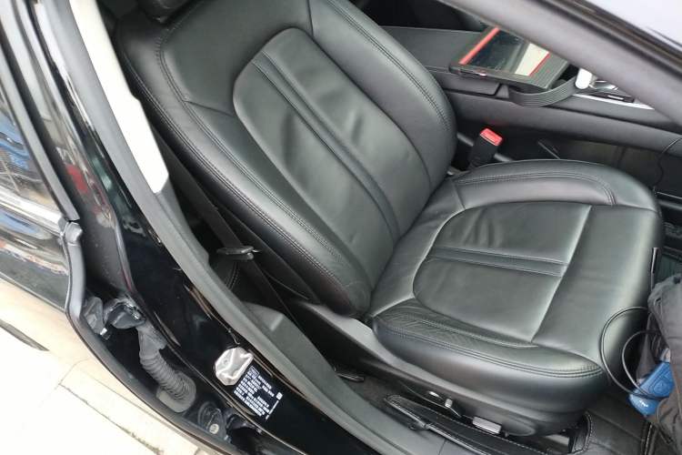 Used Lincoln MKZ 2014 2.0T Luxury Edition Right Front Seat