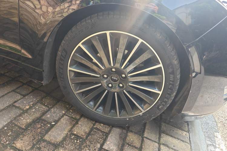 Used Lincoln MKZ 2014 2.0T Prestige Edition Right Front Wheel Hub