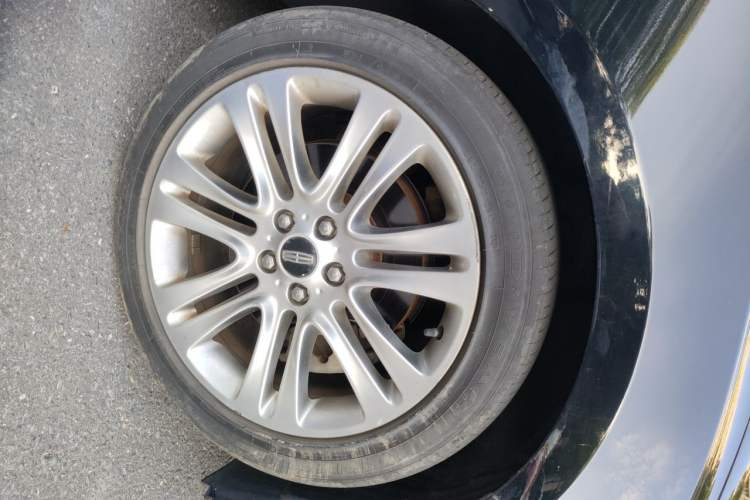 Used Lincoln MKZ 2014 2.0T Luxury Edition Right Front Wheel Hub