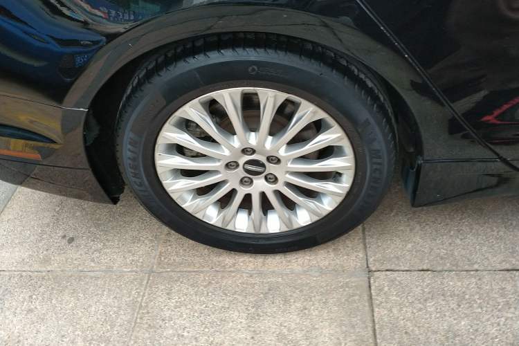 Used Lincoln MKZ 2014 2.0T Luxury Edition Right Rear Wheel Hub