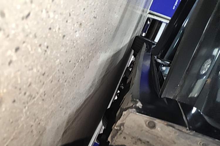 Used Lincoln MKZ 2014 2.0T Luxury Edition Right Side Sill