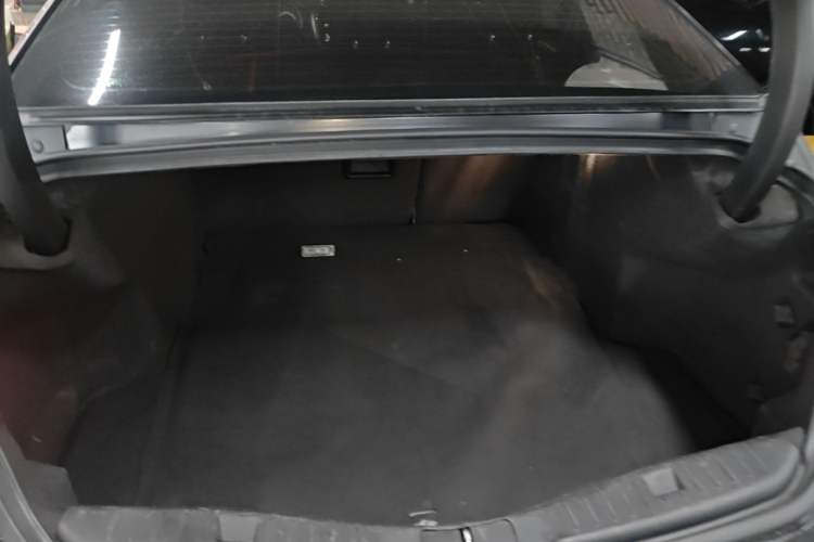 Used Lincoln MKZ 2014 2.0T Luxury Edition Trunk