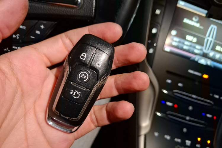 Used Lincoln MKZ 2014 2.0T Prestige Edition Vehicle Key