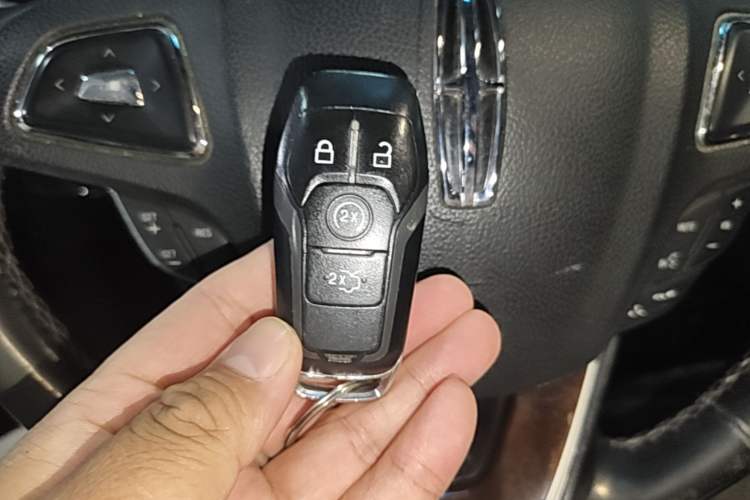 Used Lincoln MKZ 2014 2.0T Luxury Edition Vehicle Key