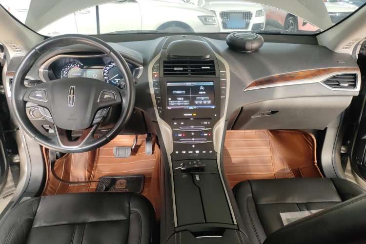 Used Lincoln MKZ 2014 2.0T Luxury Edition Center Console