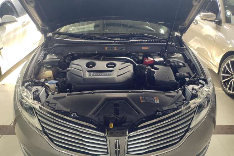 Used Lincoln MKZ 2014 2.0T Luxury Edition Engine Bay