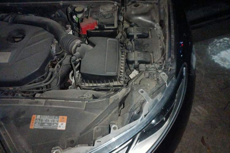 Used Lincoln MKZ 2014 2.0T Luxury Edition Engine Bay Left