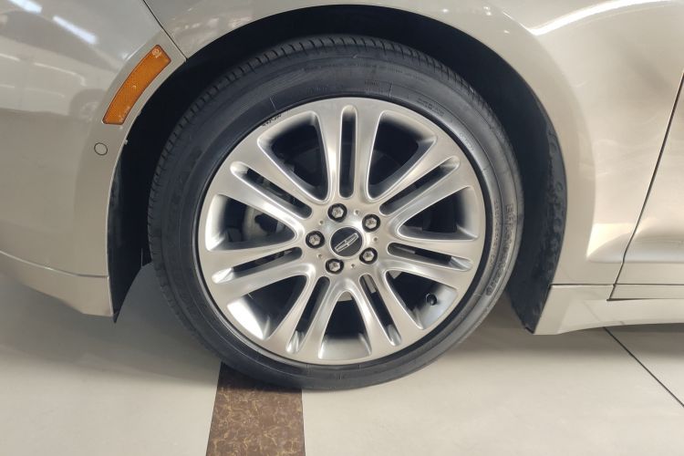 Used Lincoln MKZ 2014 2.0T Luxury Edition Left Front Wheel Hub