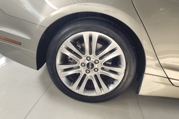 Used Lincoln MKZ 2014 2.0T Luxury Edition Right Rear Wheel Hub