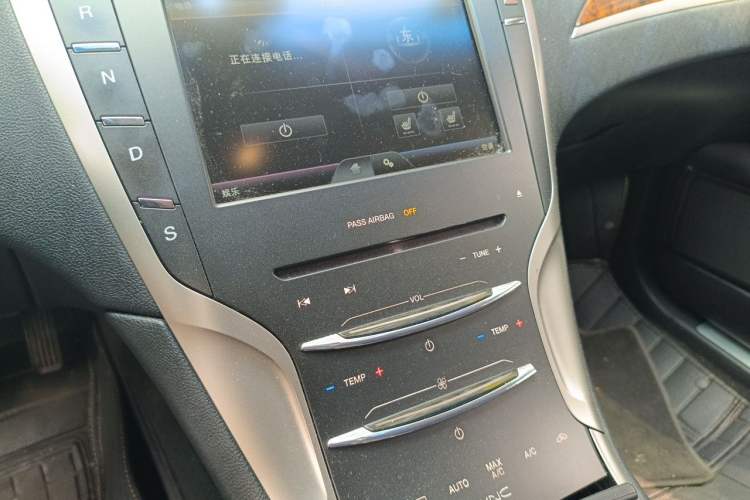 Used Lincoln MKZ 2014 2.0T Luxury Edition Audio And AC Panel