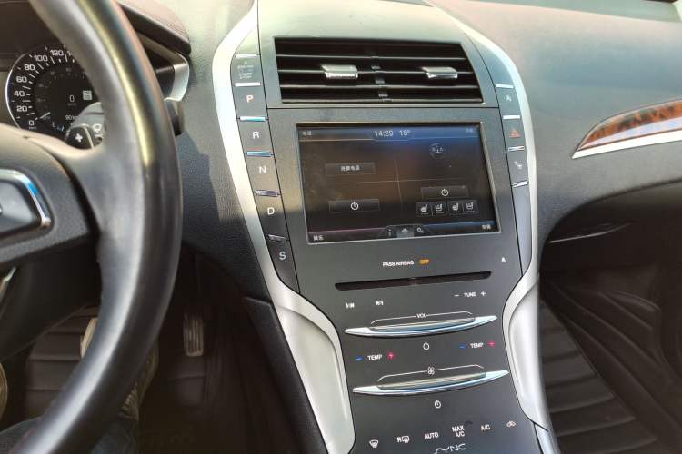 Used Lincoln MKZ 2014 2.0T Luxury Edition Audio And AC Panel