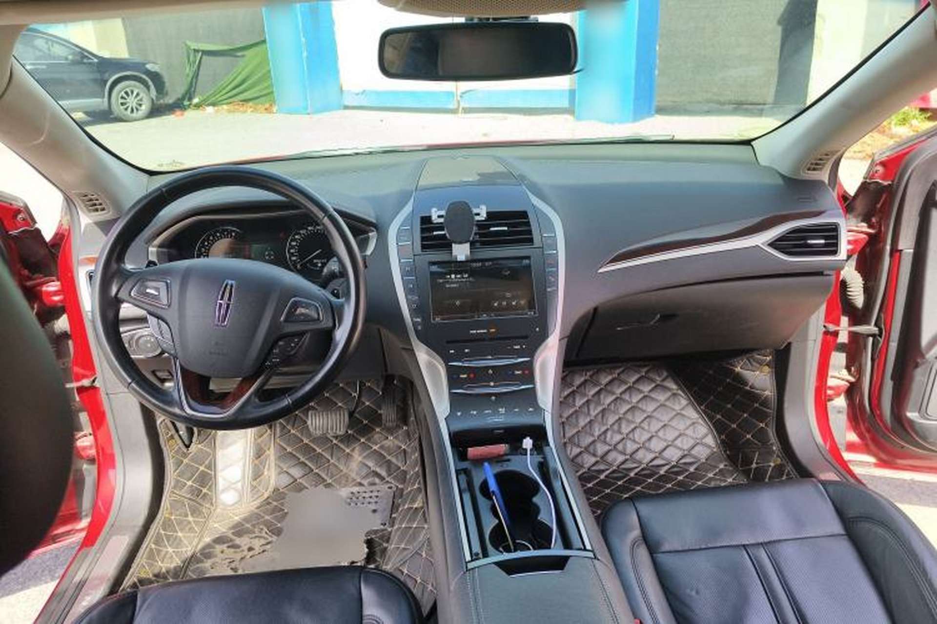 Used Lincoln MKZ 2014 2.0T Luxury Edition Center Console