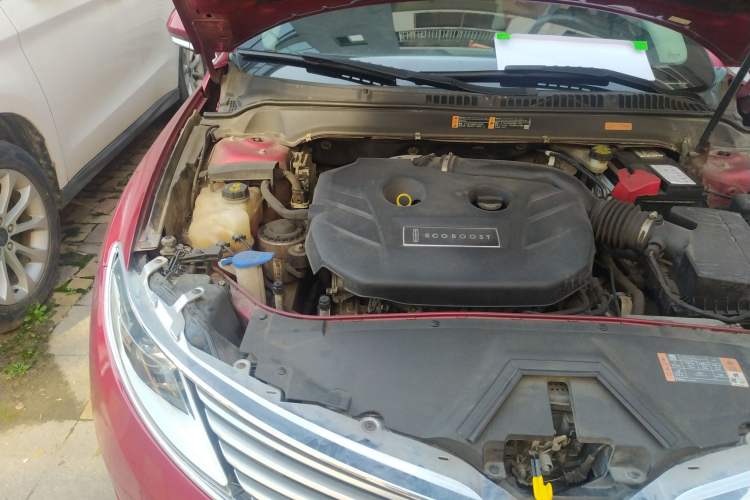Used Lincoln MKZ 2014 2.0T Luxury Edition Engine Bay Right