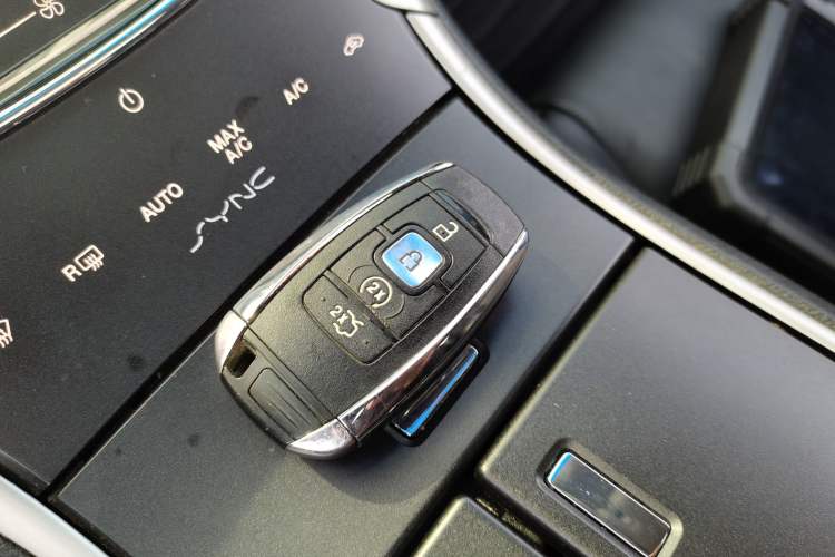 Used Lincoln MKZ 2014 2.0T Luxury Edition Interior 1